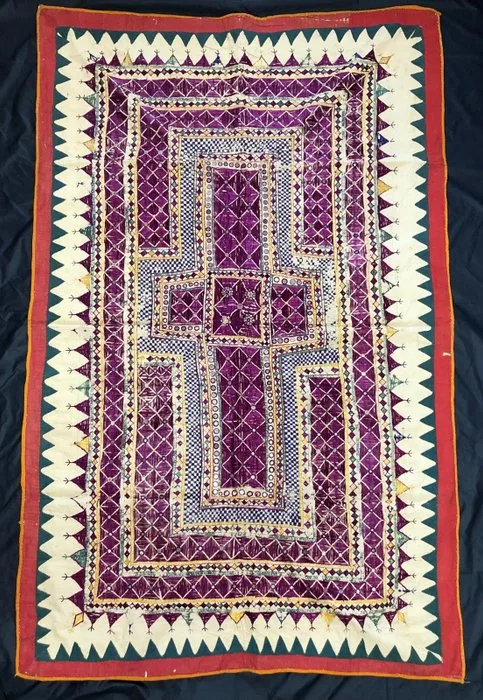 Produzione Kutch (Gujarat) Artigianato tradizionale Geometric tribal embroidery - Tapestry - 185 cm - 116 cm - with Shisha Mirror Work
