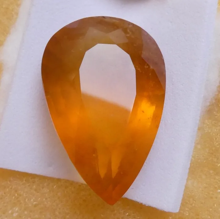 Fire Opal - 21.16 ct - Instituto Gemólogico Español (IGE)