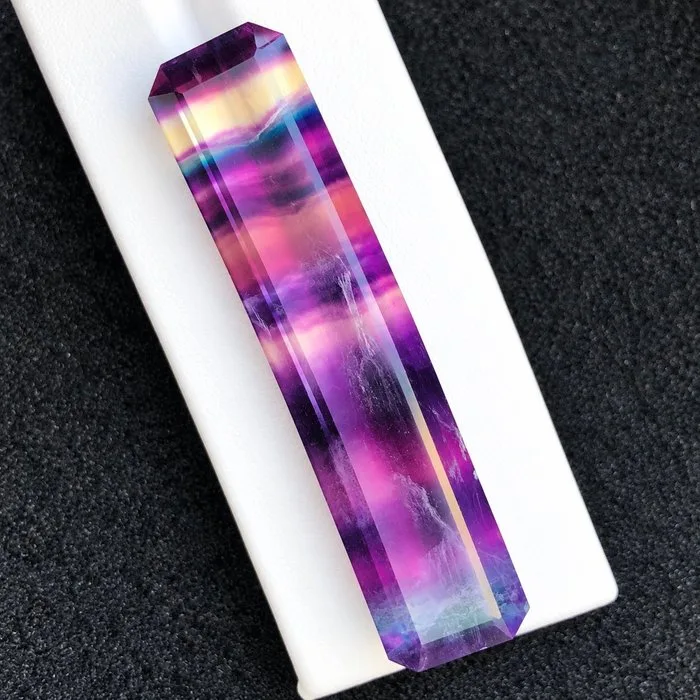 1 pcs Multicolour Fluorite - 78.44 ct - International Colored Gemstone Association (ICA GemLab) - RAINBOW FLUORITE HUGE SIZ