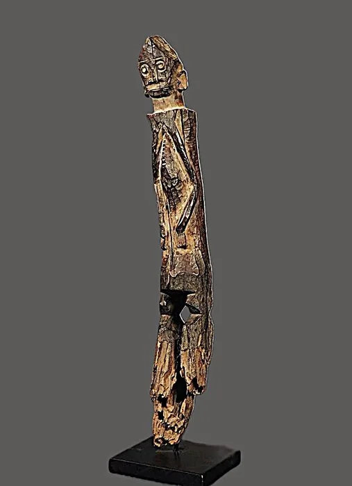 Ancestor figure - Job. - Nigeria - An ancestral statuette