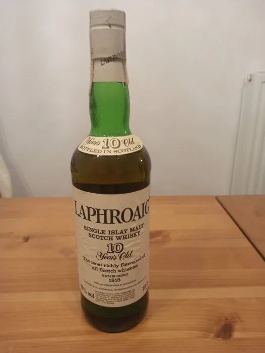 Laphroaig 10 years old - Greek Import - b. Early 1990s - 70cl
