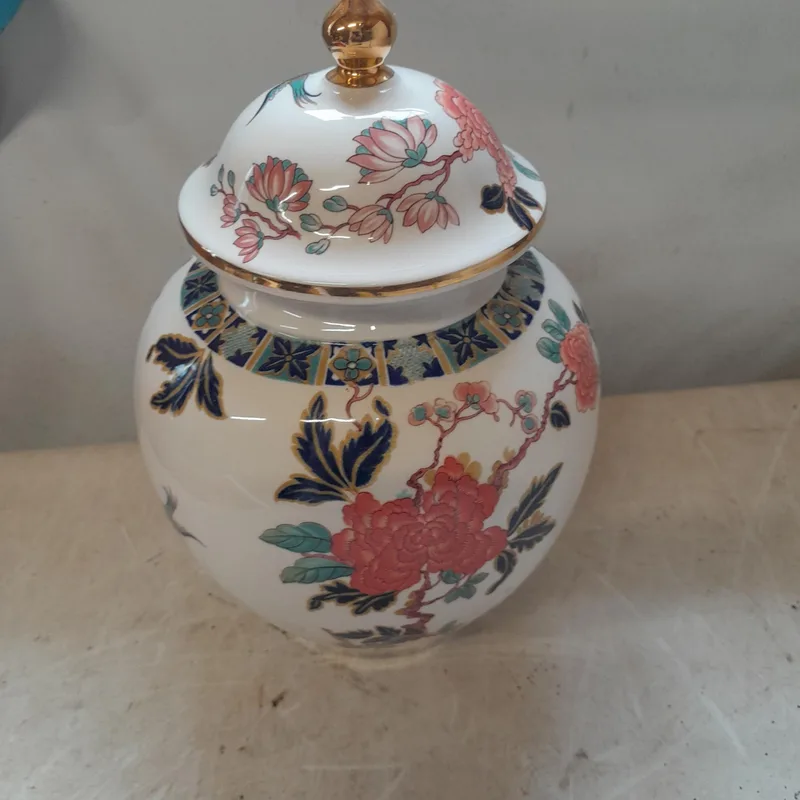 James Kent jar and cover in good order
