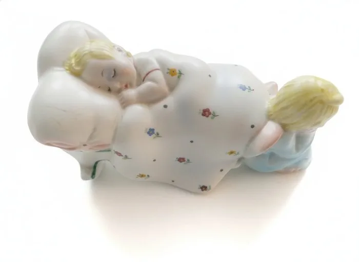 Lenci - Sculpture, Bambini a letto - 6 cm - terracotta collage