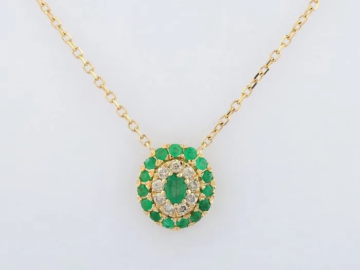 Necklace with pendant - 14 kt. Yellow gold - 0.26ct. tw. Emerald - Diamond