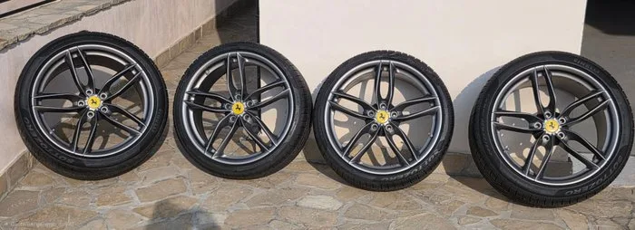 Car part (4) - Ferrari, Pirelli - CERCHI FERRARI CON GOMME NUOVE INVERNALI - After 2000