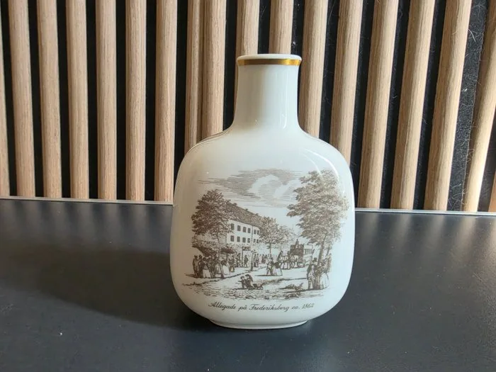 Royal Copenhagen - Single-flower vase - Porcelain