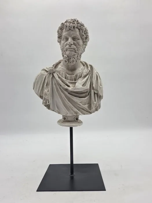 Sculpture, Antonino Pio - 33 cm - marble powder