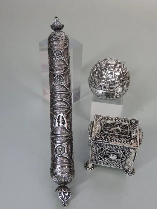 3 x Judaica, Besaminbox & Mezoeza koker - Box -.925 silver