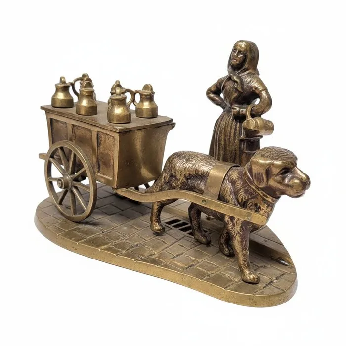 Figure - Frau mit Milchwagen und Hund - Bronze