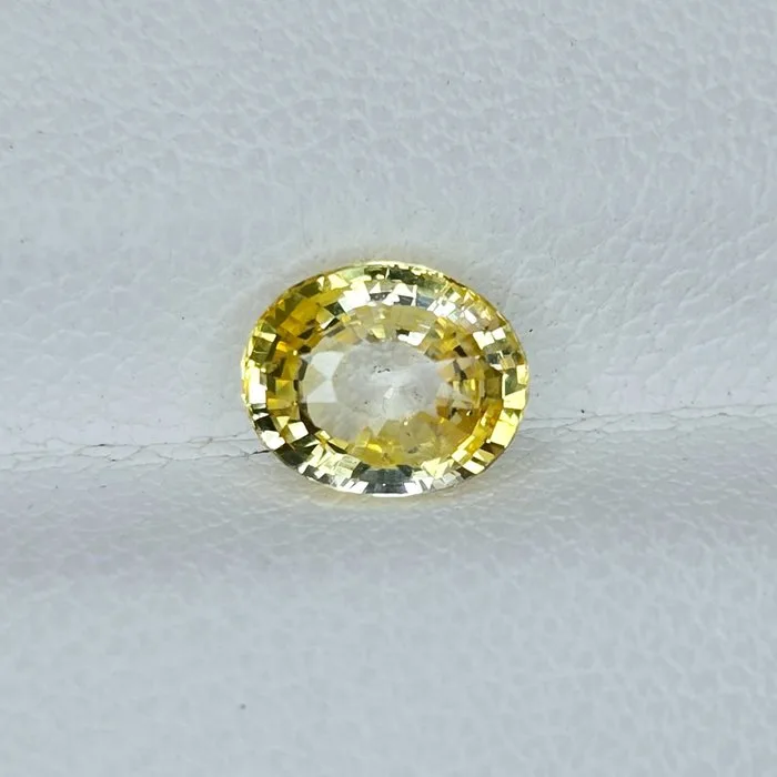 Yellow Sapphire - 1.51 ct - Gemological Science International (GSI) - Srilankan Mined Gem
