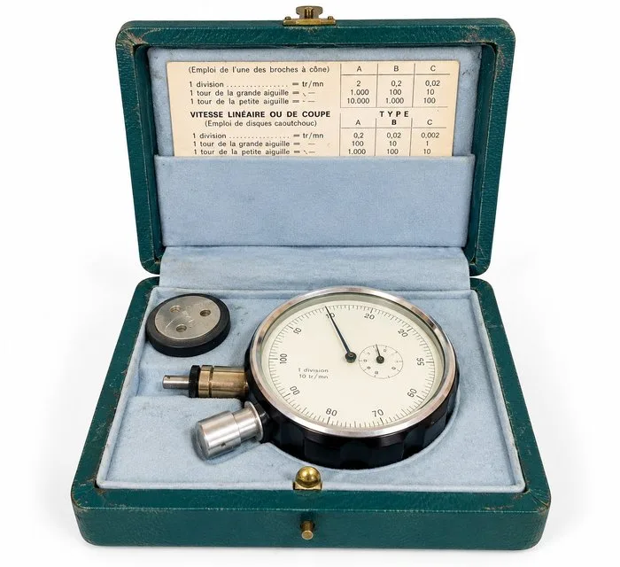 Ancien compte-tours chronométrique mécanique de précision, professionnel - Measuring instrument - Brass, Metal - 1950-1970