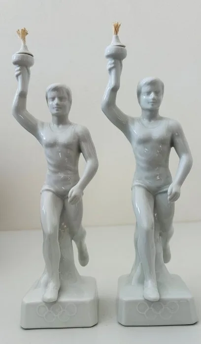 Seltmann Weiden - Figurine - De Fakkeldragers (2) - Porcelain