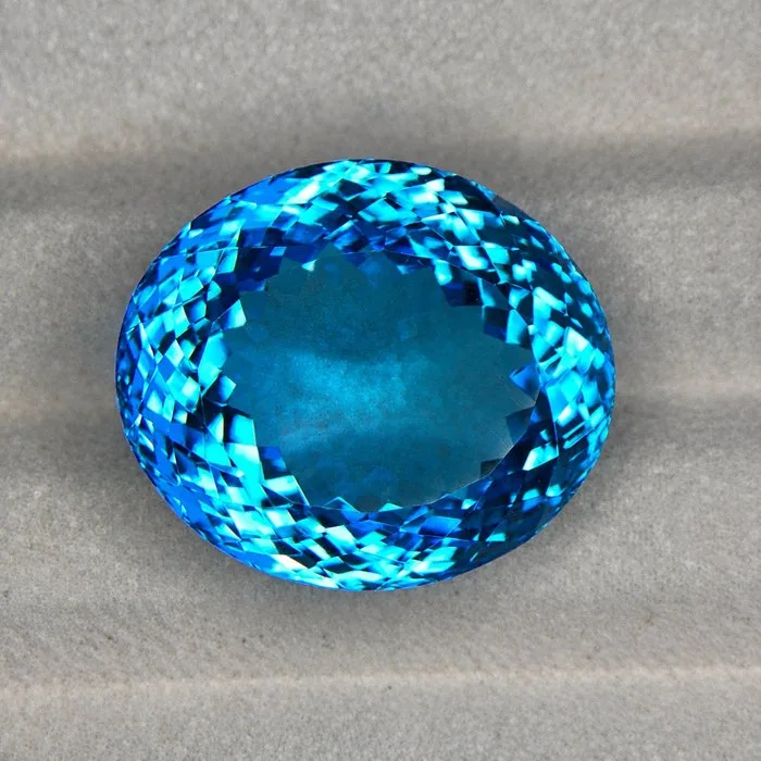 1 pcs Blue Topaz - 83.65 ct - International Colored Gemstone Association (ICA GemLab)