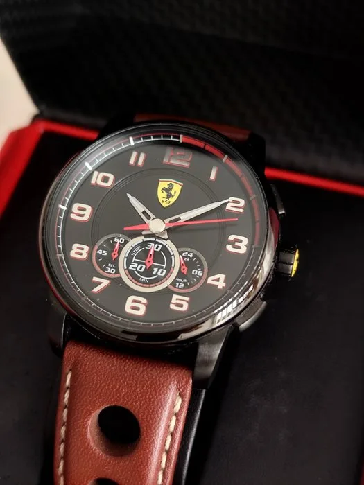 Ferrari - Montre chronograph Scuderia Ferrari Heritage - Unisex - 2010-2020