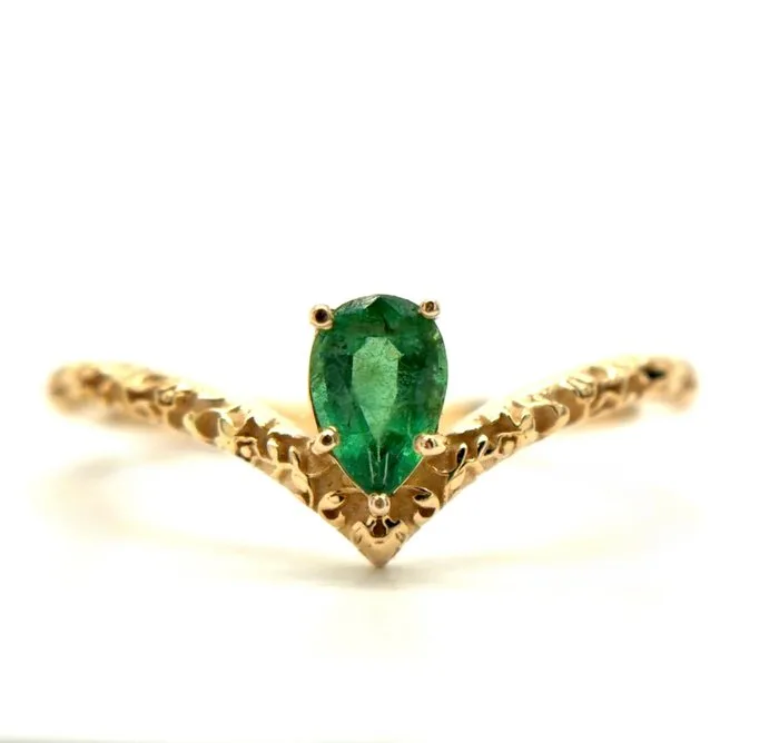 Ring - 14 kt. Yellow gold - 0.36ct. tw. Emerald
