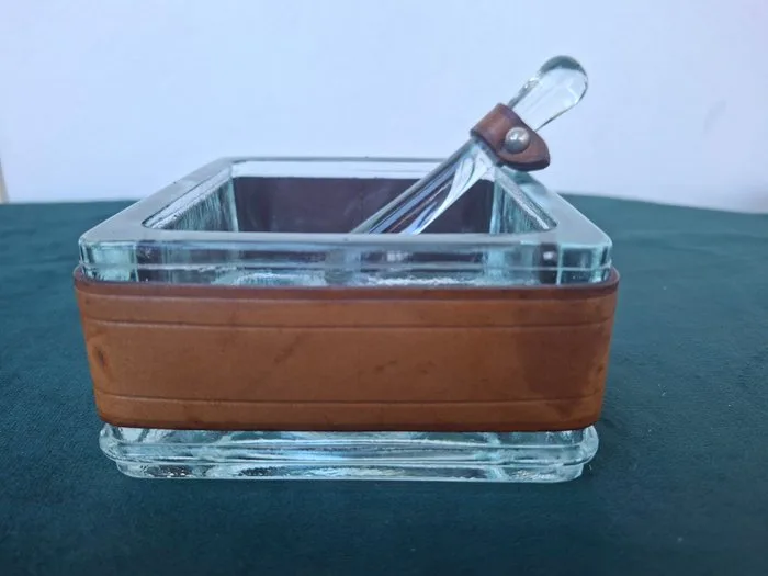 In the style of Jacques Adnet - Ashtray (2) - Glass, Leather