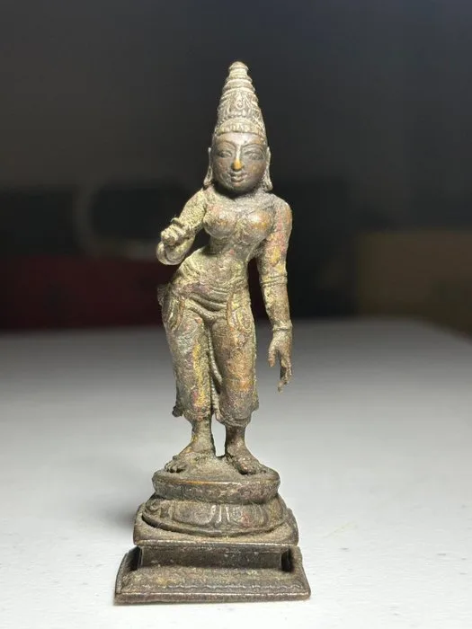 Sculpture, South Indian Bronze Goda Devi (Andal), 18th–19th Century - 9 cm - 9 cm - Bronze