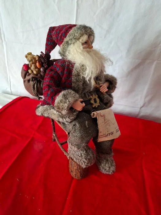 Figure - Traditionele Kerstman in antieke stijl - verzamel item - Fur