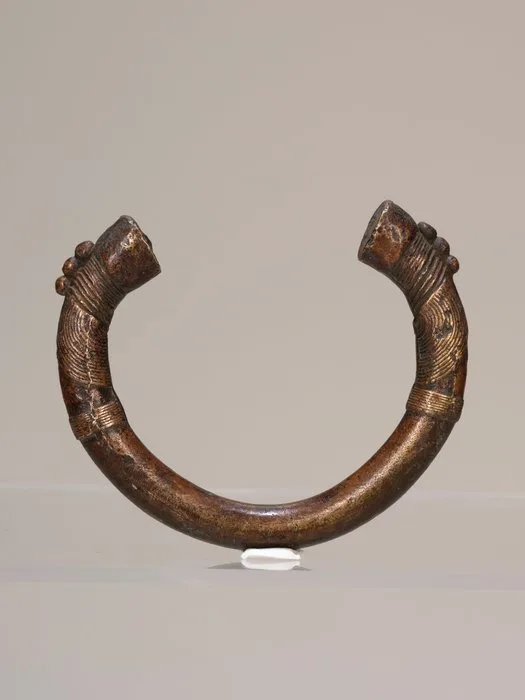 Heavy Copper-Alloy Bracelet – Dan / Wé Cultural Area – Côte d’Ivoire / Liberia