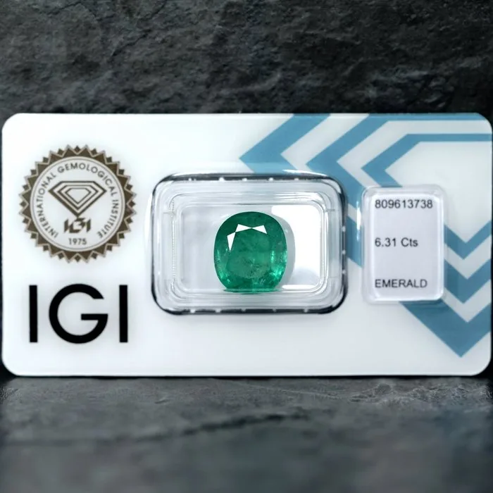 1 pcs Green Emerald - 6.31 ct - International Gemological Institute (IGI)