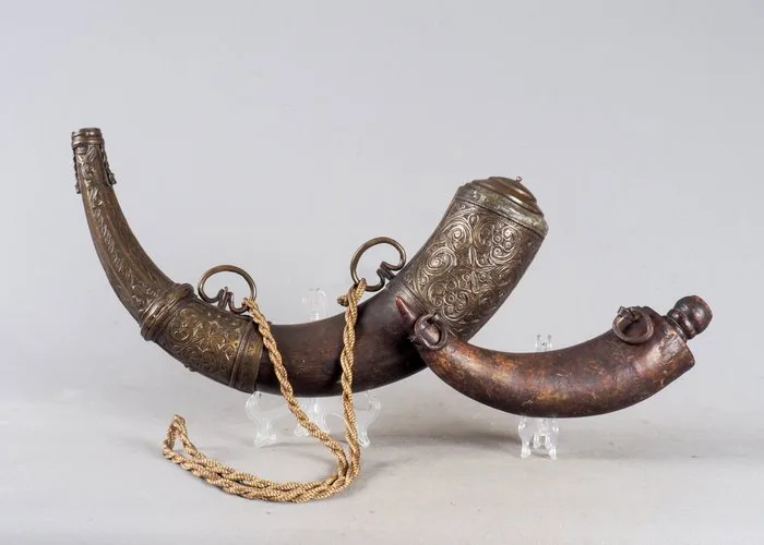 Set of 2 antique powder horns – 19th century - powder magazine - North Africa