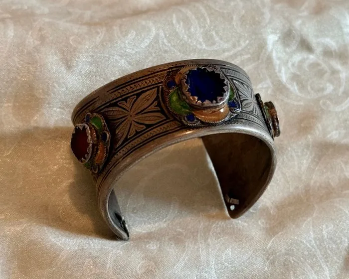 Antique silver cuff bracelet, Berber (Amazigh) - Silver - Morocco - Early 20th century