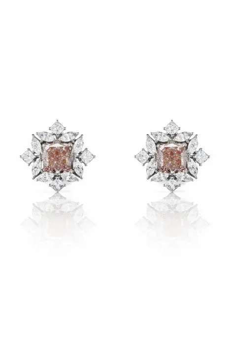 Stud earrings - 14 kt. White gold - 4.91ct. tw. Brown Diamond (Fancy coloured lab-grown diamond) - Diamond
