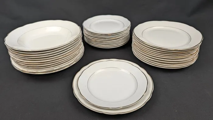 Richard Ginori, S.C. Lambrate - Dinner set for 12 (36) - "Impero" - Porcelain - Rigo in gold