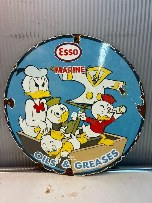 Esso Marine Oils & Greases – reclamebord met zeemannen, 1954 - Enamel sign - Enamel
