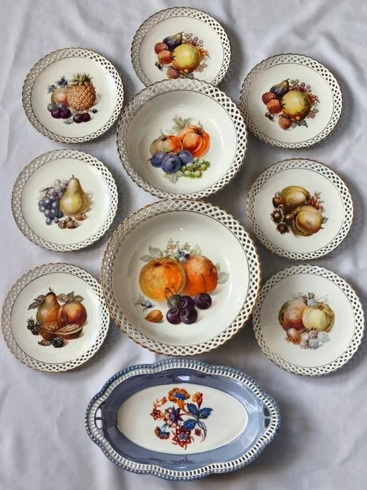 Schumann Arzberg Bavaria & 1932 - 1944 - Dessert service (10) - Porcelain - Lacy borders