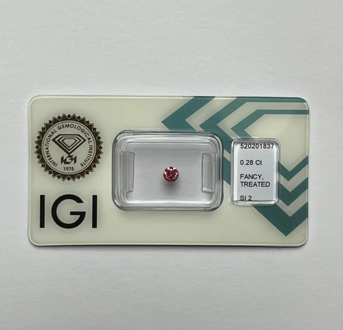1 pcs Diamond (Colour-treated) - 0.28 ct - Round - Fancy vivid Purplish Pink - SI2 - International Gemological Institute (IGI)