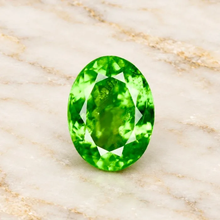 Green Tsavorite - 2.22 ct - International Gemological Institute (IGI)