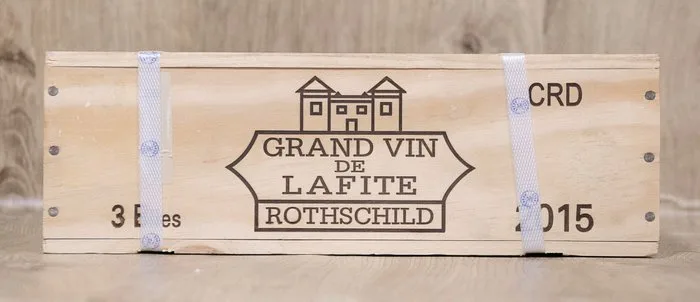 2015 Chateau Lafite Rothschild - Pauillac 1er Grand Cru Classé - 3 Bottles (0.75L)