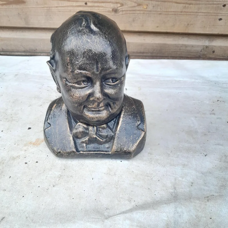 Cast iron bust of Churchill