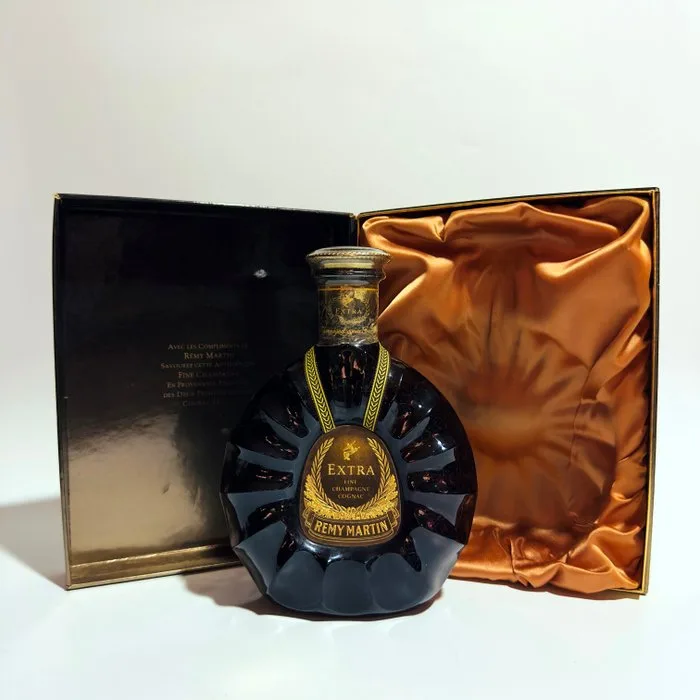Rémy Martin - Extra ~ Fine Champagne - b. 1980s - 70cl