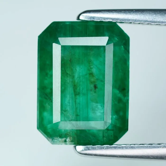 Green Emerald - 8.40 ct - International Colored Gemstone Association (ICA GemLab) - Top Gem For Jewelry