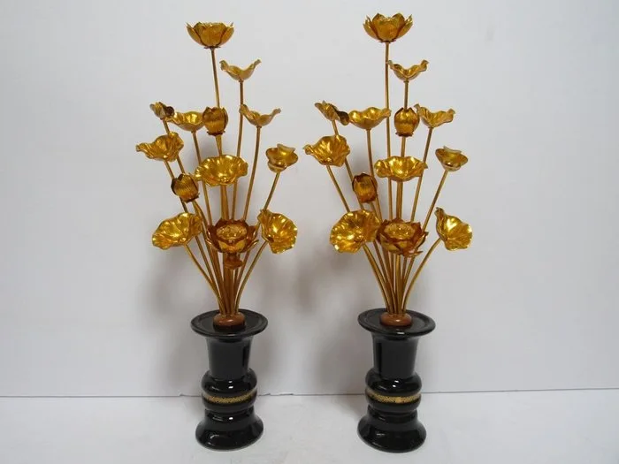 A Pair of Jyôka常花 (gilded temple flowers - lotus) with brass vases - Brass - 1960-1970 - flower/lotus/buddhistic