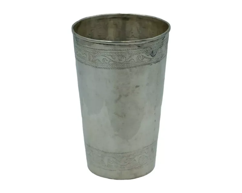 A high-purity silver beaker