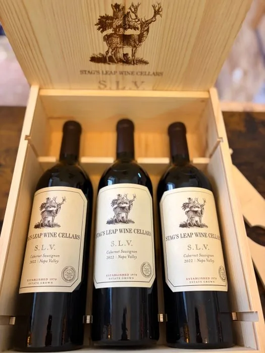 2022 Stag’s Leap Wine Cellars S.L.V. Cabernet Sauvignon - Napa Valley, California - 3 Bottles (0.75L)