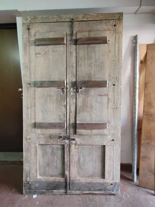 Door - 1700-1750 - Old double-leaf door