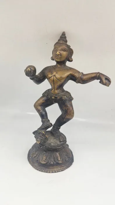Bala Krishna, child in ancient bronze - Ormolu, Patinated bronze - India - 19th century