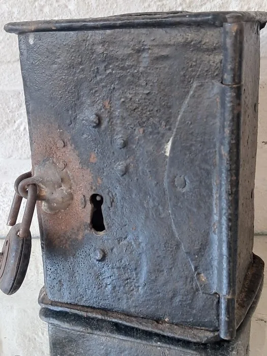 Kerkbox Vault Offer Block - Antique - Wrought iron - 1750-1800