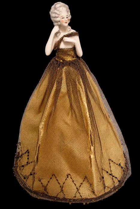 Figurine - Antique Art Deco Porcelain Half Doll Boudoir Lampshade – Original Silk & Tulle - Porcelain, Silk, Fabric