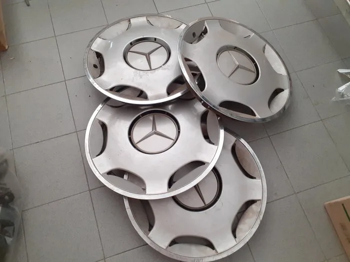 Wheel studs - Mercedes-Benz - W 123 - W 124 - 1983