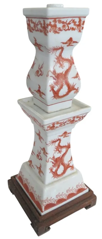 Chinese porcelain table lamp with dragon motif on wooden stand