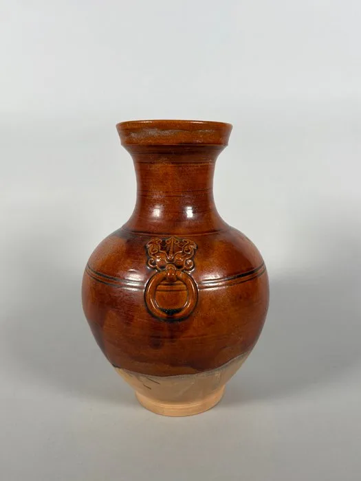 Ancient Chinese, Han dynasty Hu vase in brown-glazed earthenware, Han Dynasty (206 BC–220 AD) - 30 cm