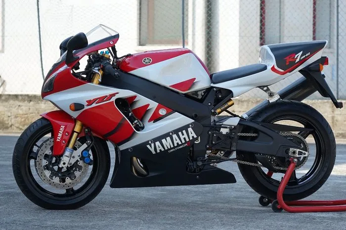 Yamaha - R7 - OW-02 - 1Km - NOS - 750 cc - 2004