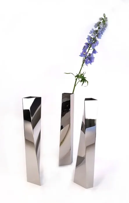 Alessi - Zaha Hadid - Vase (3) - Crevasse - 18/10 Stainless steel mirror polished