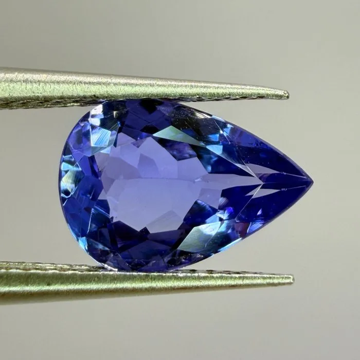 1 pcs Blue, Violet Tanzanite - 1.88 ct - International Gemological Institute (IGI) - Natural tanzanite