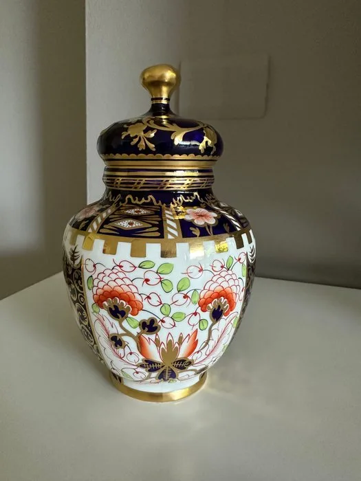 Royal Crown Derby - Lidded vase - 6299 - Porcelain - Imari Witches 6299 (1914)